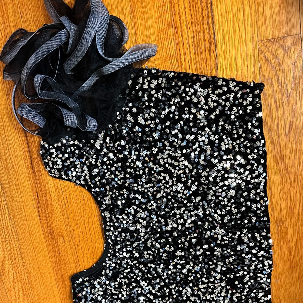 Indowestern blouse with puffy black sleeves and sequins